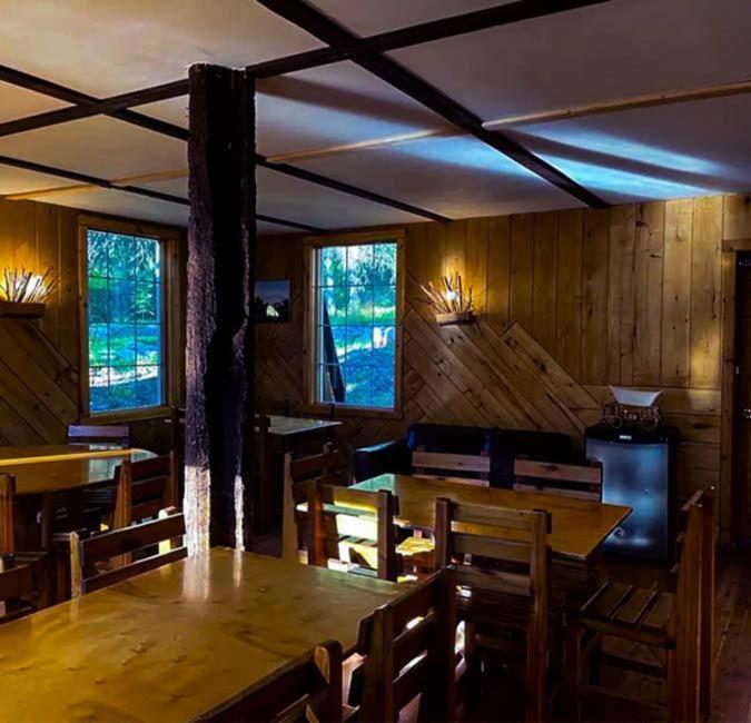 Rustic Beaverfoot Lodge Room N5 Parson Exterior photo